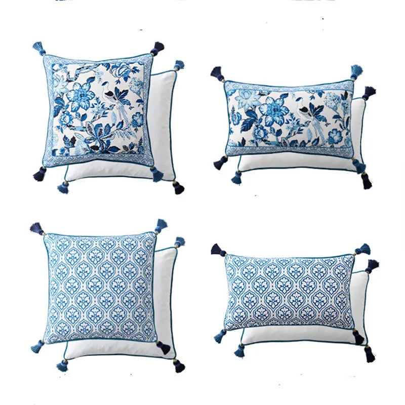 Porcelain Elegance - Housse de coussin de dossier de chaise bleue et blanche